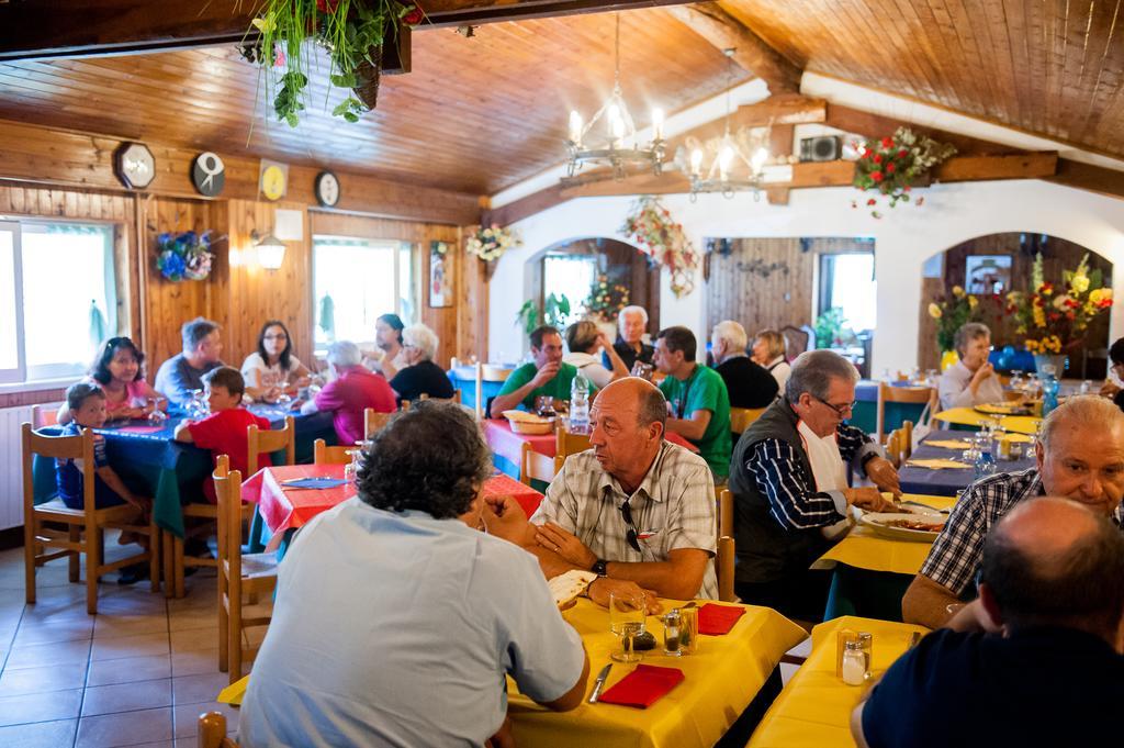 Villaggio Turistico Camping Cervino Antey-Saint-André Esterno foto
