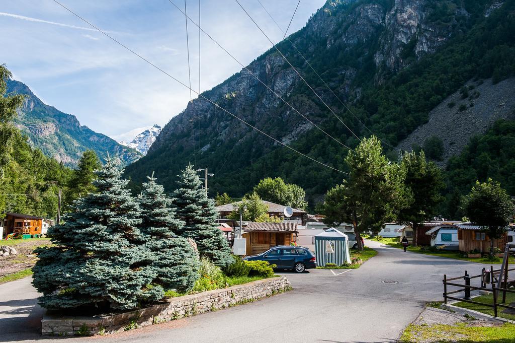 Villaggio Turistico Camping Cervino Antey-Saint-André Esterno foto