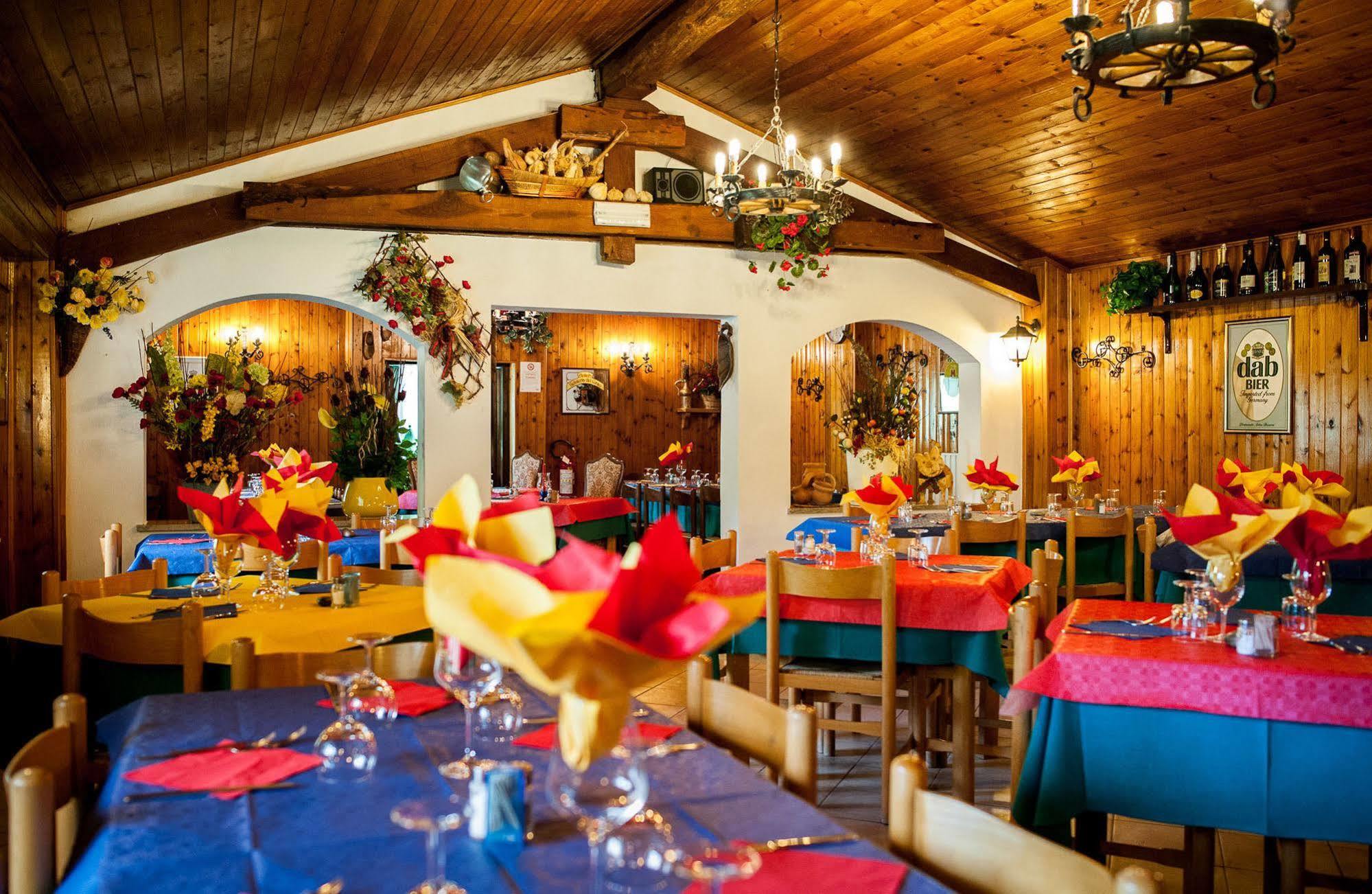 Villaggio Turistico Camping Cervino Antey-Saint-André Esterno foto