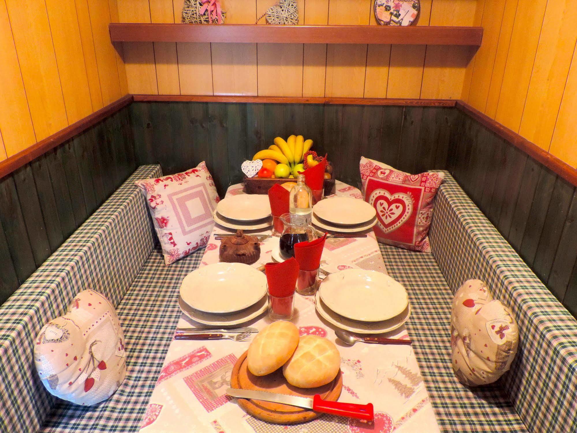 Villaggio Turistico Camping Cervino Antey-Saint-André Esterno foto
